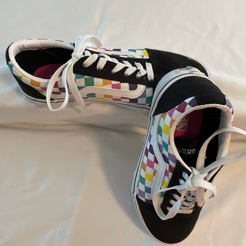 Vans shoes size 4